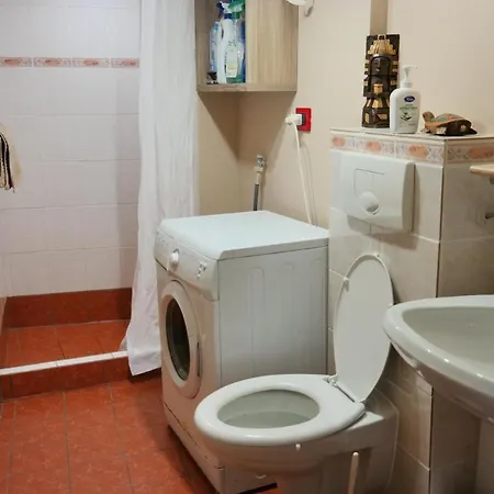 Stunning 2-bed In Appartement